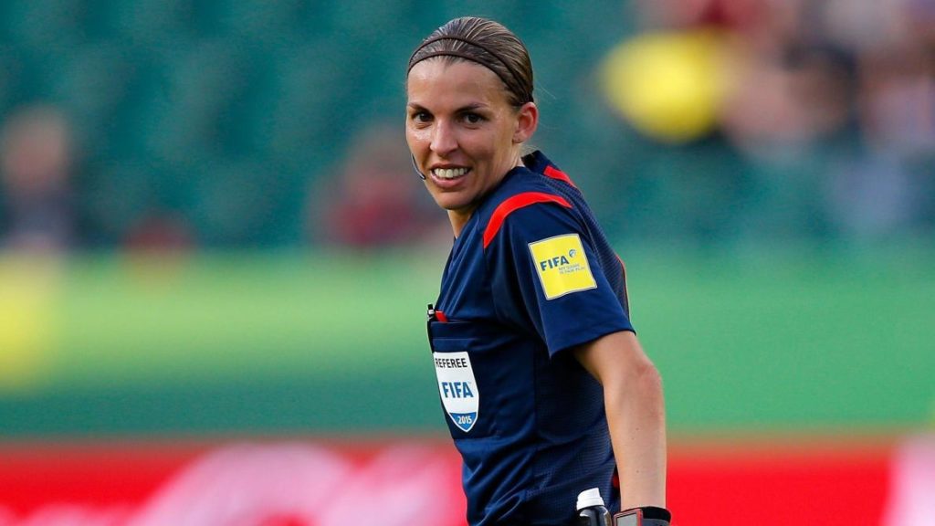 La francese Stéphanie Frappart arbitrerà la Supercoppa UEFA